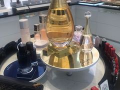-Dior迪奥(上海世茂广场店)