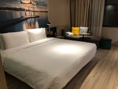 -杭州西湖湖滨银泰亚朵酒店