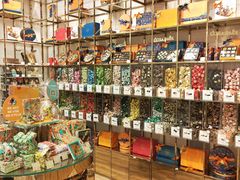 零售区-VENCHI 闻绮(广州太古汇店)