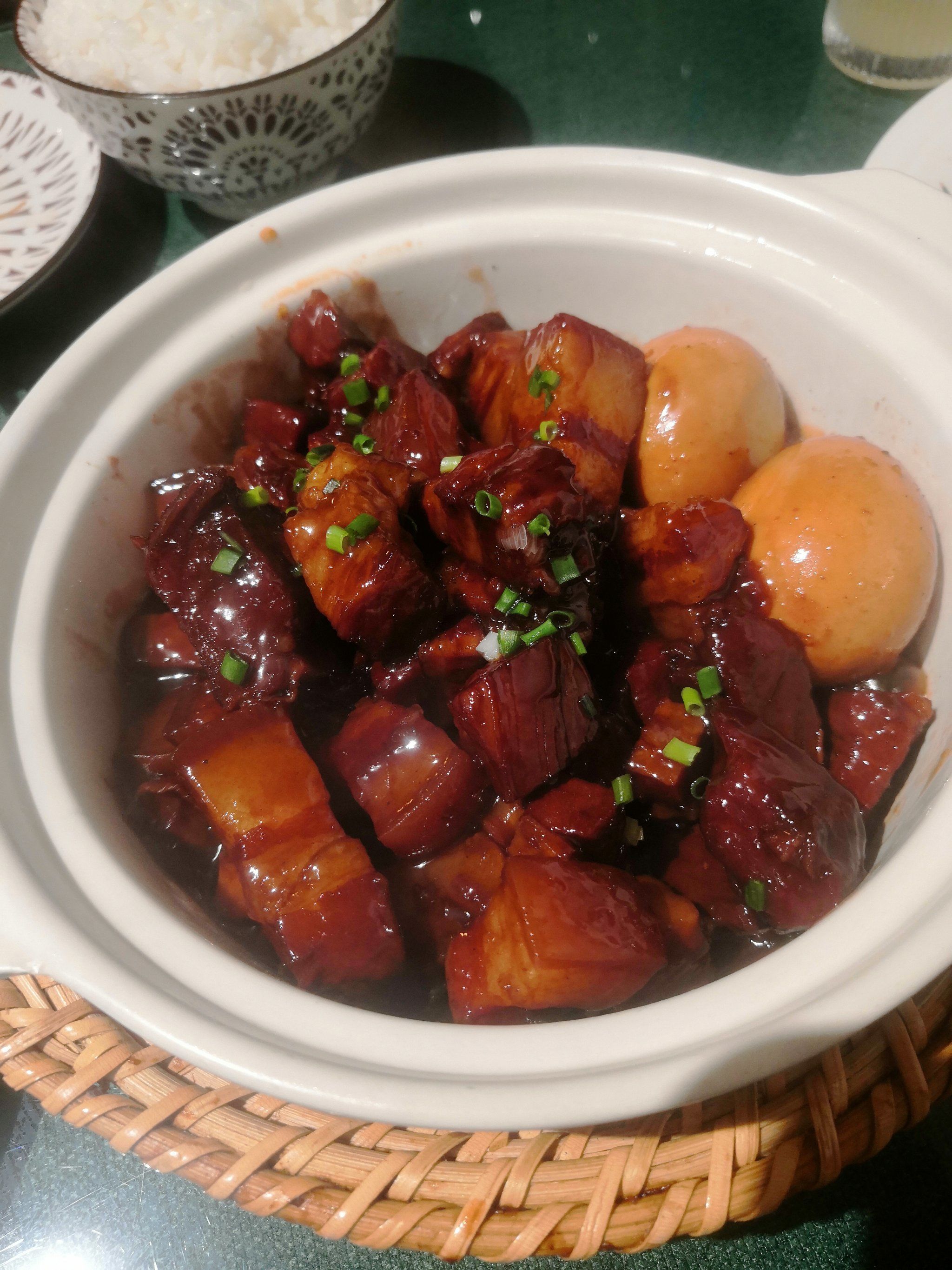 集拼图记生活 味道不错,甜口红烧肉