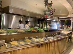 自助取餐区-荣誉国际酒店-云顶旋转餐厅