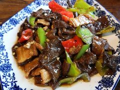 野山菇炒五花-卧龙堡客栈·中餐厅(古北水镇店)