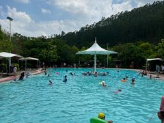-十万大山布透温泉