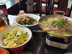 -川流不息·地道川菜·小龙虾(松东路店)