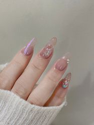 -LISSOM莉森 Nail ·美甲美睫原创定制店