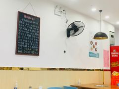 大堂-老何家后安粉·糟粕醋海鲜火锅(三亚湾椰梦长廊店)