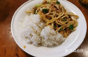 Crispy Bamboo Shoots Stir-Fried with Meat