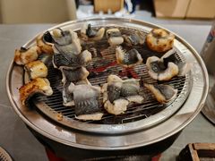 -围炉肉舍•炭烤活鳗•丹东海鲜烤肉(步行街店)