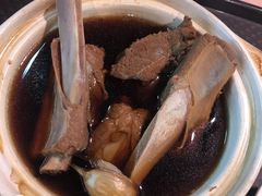 -亚历山大村美食中心
