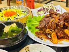 -喇喇排骨火锅·传统韩式脊骨汤(望京西园总店)