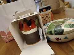 -花花卷卷·鲜食蛋糕(静安久光百货店)