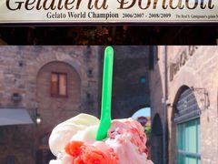-Gelateria Dondoli