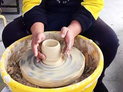 -田园东方蜜桃村的田野营地