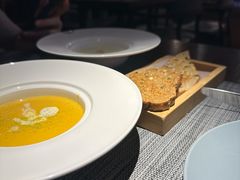 -卡普里披萨·牛扒·下午茶