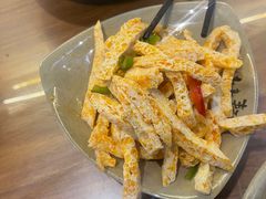 -亮亮面馆(经六路店)