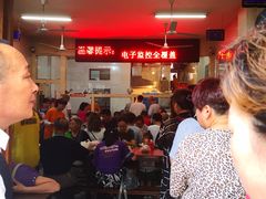 等位区-秦豫肉夹馍(骡马市总店)