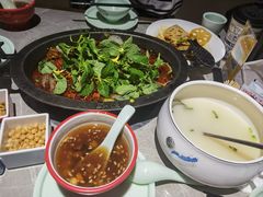 -野山舂·贵州现舂酸汤牛肉(民生路店)
