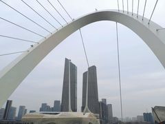 -南京眼步行桥