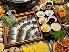 -围炉肉舍•炭烤活鳗•丹东海鲜烤肉(步行街店)