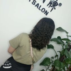 -V8潮牌·接发烫染连锁