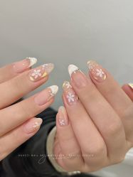 -花岐款式专研健康美甲沙龙