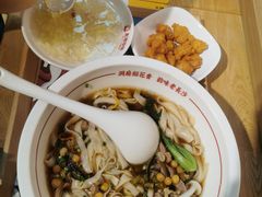 -呷佬·长沙手工米粉(金沙江路店)