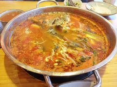 -野山舂·贵州现舂酸汤火锅(鸿通城店)