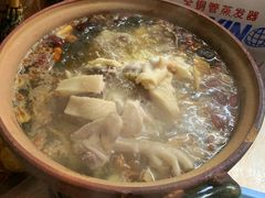 连州果园鸡-威邵鸡煲(西华路总店)