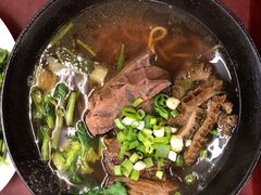 -尊品原汁牛肉面
