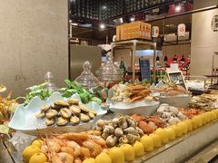 -广州万富希尔顿酒店·感趣自助餐厅·金秋蟹宴生蚝海鲜刺身烧烤