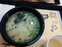 -老娘舅餐厅(黄龙体育中心店)