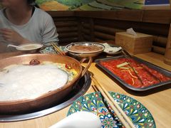 -洱火云南酸菜牛肉火锅(石景山当代商城店)