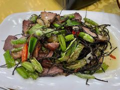 核桃花炒腊肉-乡土特色.冷锅鱼.牦牛肉汤锅