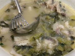 -严记小天府酸菜鱼(西四路店)