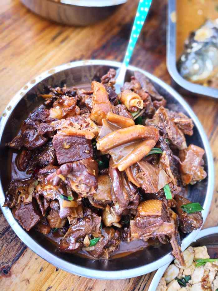 鸡鸭鹅鱼都是现杀的味道也不用说适合大众口味去