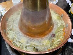 -果松木炭酸菜铜火锅·外婆参鸡汤