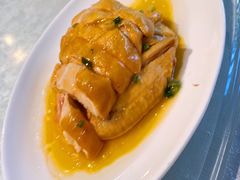 特色葱油鸡-东方明珠老上海8号餐厅(东方明珠广播电视塔店)