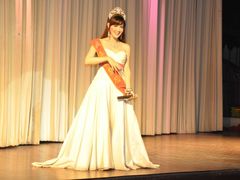 -金东尼人妖秀