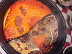 微辣牛油＋番茄-赵美丽重庆火锅(西安直营总店)