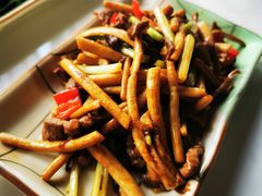 鲜茶树菇炒牛柳-e格私厨·团建聚餐·私房菜(南山店)