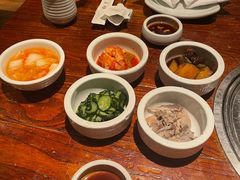 -萨拉伯尔(燕莎友谊商城店)