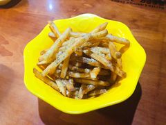 -BHC炸鸡(明洞总店)