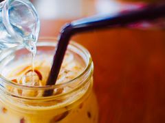 -ROAST coffee & eatery