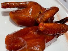玻璃皮润烧乳鸽皇-北京厨房(SKP店)