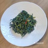 落坐后烦于点菜便团购了585套餐。共有9道菜品且量大