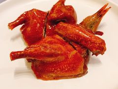 玻璃皮润烧乳鸽皇-北京厨房(西安SKP店)