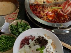 -四小区火锅·巷子里的重庆火锅(花照壁店)