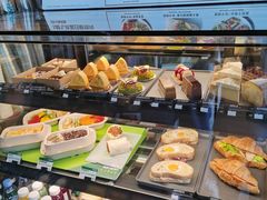 面包甜点陈列柜-星巴克(湖州凤凰时代广场店)