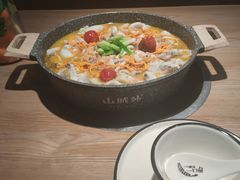-山城外·非遗酸菜鱼(蜀都万达店)
