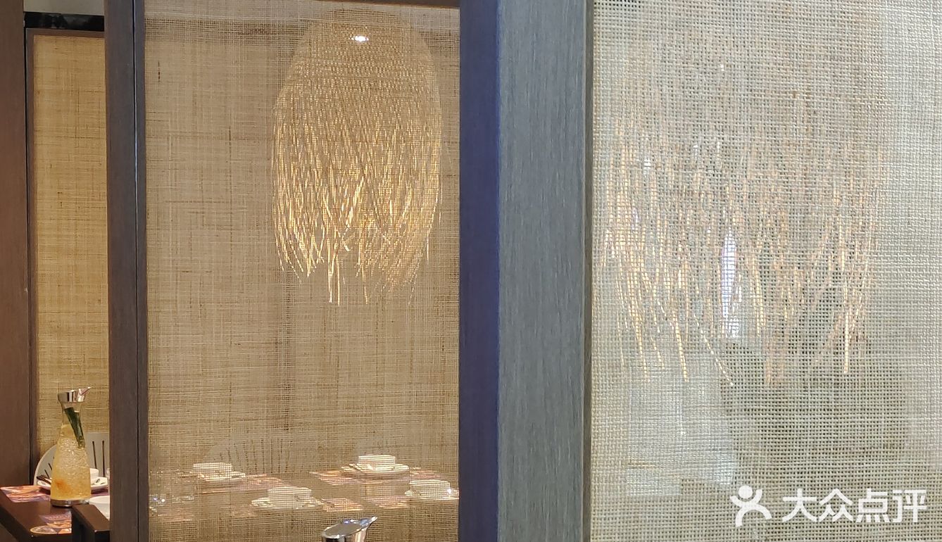 夏天太热，宜来泰妃殿避暑